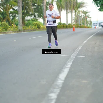 Runner Photo 7745219