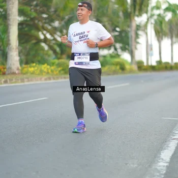 Runner Photo 7745229