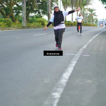 Runner Photo 7745252