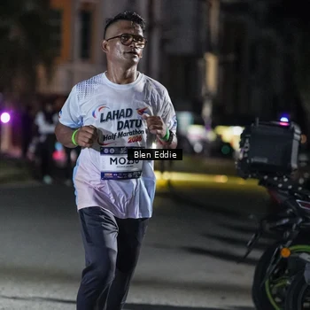 Runner Photo 7745260