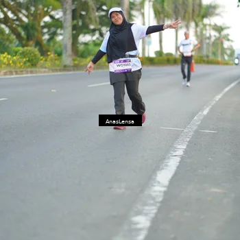 Runner Photo 7745262