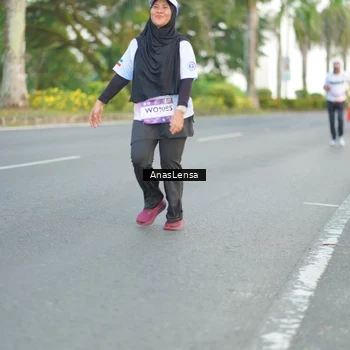 Runner Photo 7745267