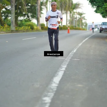 Runner Photo 7745282