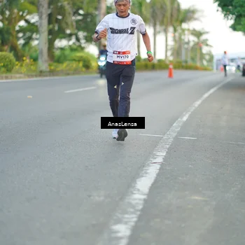 Runner Photo 7745285