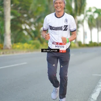 Runner Photo 7745299