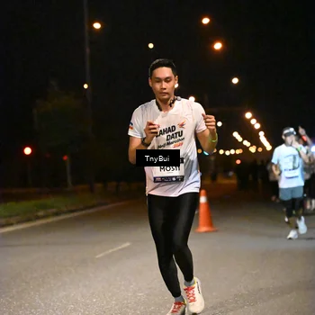 Runner Photo 7745306