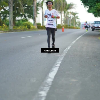 Runner Photo 7745311