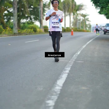 Runner Photo 7745314