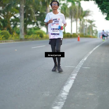 Runner Photo 7745318