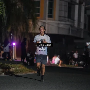 Runner Photo 7745325