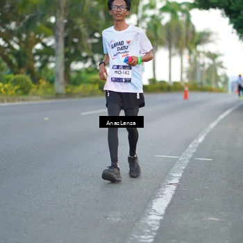 Runner Photo 7745326