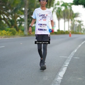 Runner Photo 7745327