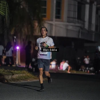 Runner Photo 7745338