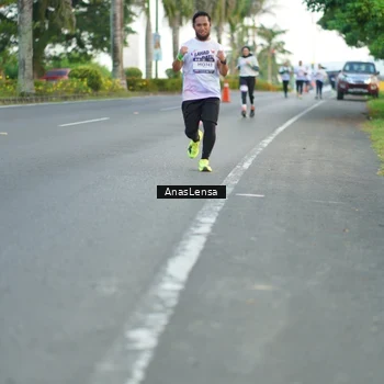 Runner Photo 7745344