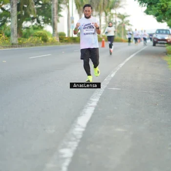 Runner Photo 7745355