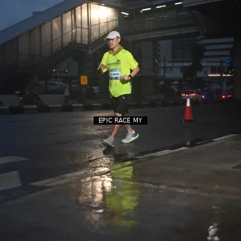 Runner Photo 7745358