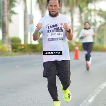 Runner Photo 7745359