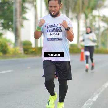 Runner Photo 7745363