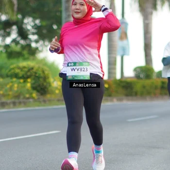 Runner Photo 7745373