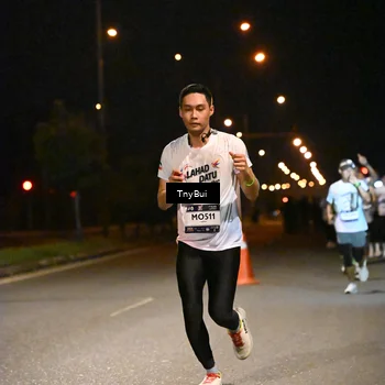 Runner Photo 7745410
