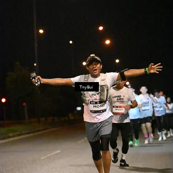 Runner Photo 7745450