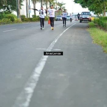 Runner Photo 7745477