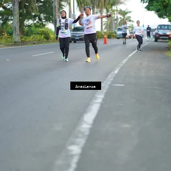 Runner Photo 7745485