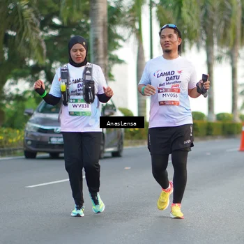 Runner Photo 7745492