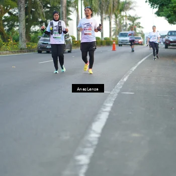 Runner Photo 7745502