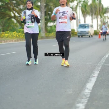 Runner Photo 7745513