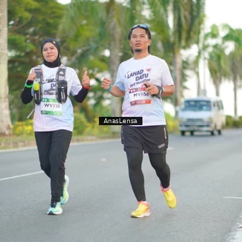 Runner Photo 7745518