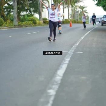Runner Photo 7745531