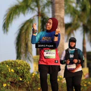Runner Photo 7745623