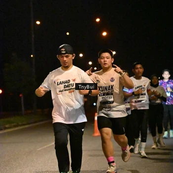 Runner Photo 7745624
