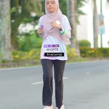 Runner Photo 7745669