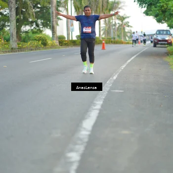 Runner Photo 7745691
