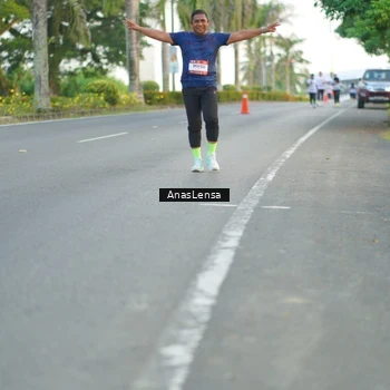 Runner Photo 7745732