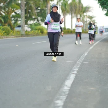 Runner Photo 7745761