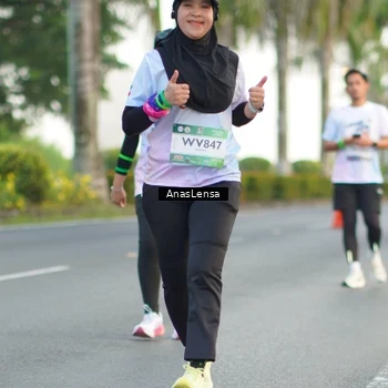 Runner Photo 7745791