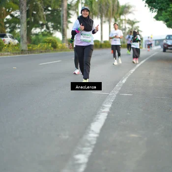Runner Photo 7745794