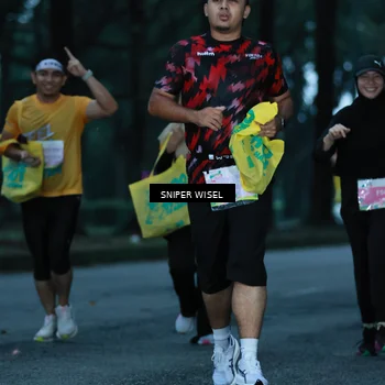 Runner Photo 7745810