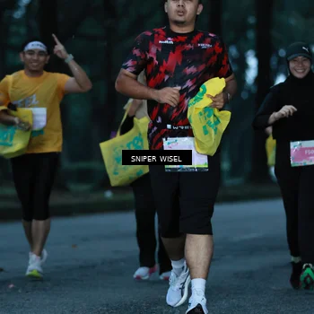 Runner Photo 7745812