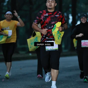 Runner Photo 7745814
