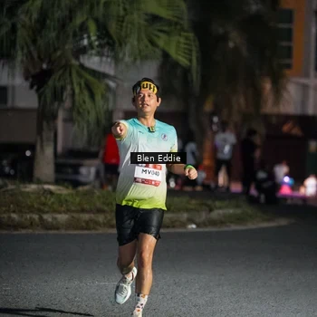 Runner Photo 7745816