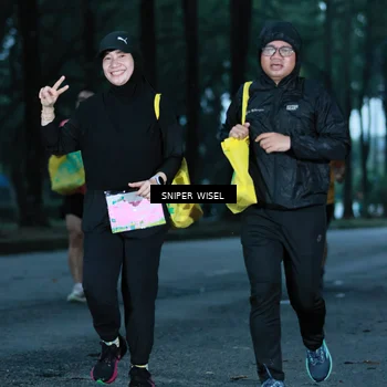 Runner Photo 7745872