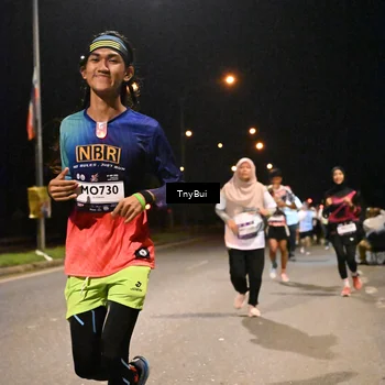 Runner Photo 7745879