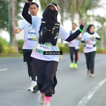 Runner Photo 7745900