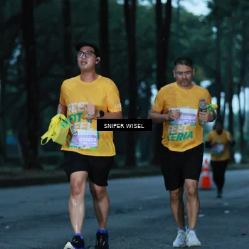 Runner Photo 7745905