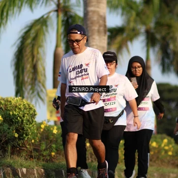 Runner Photo 7745916