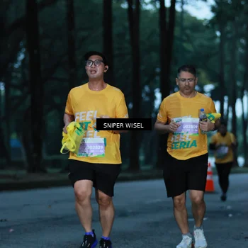 Runner Photo 7745925